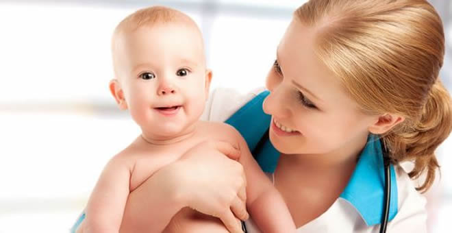 宝宝洗澡4大误区，几天洗一次？只用清水就够了吗