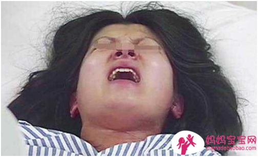顺产过程有多少尴尬？一组图告诉你什么叫“产房无尊严”，很真实