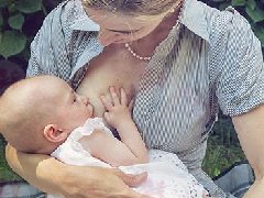 喂奶疼哭？可能是哺乳方式不对