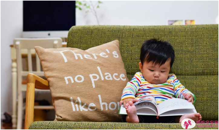 爱撕书的宝宝很聪明 爸妈一起加入孩子更开心