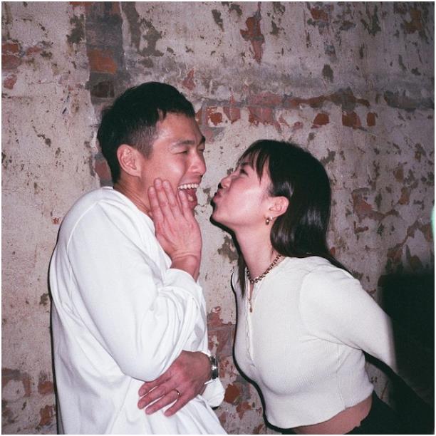 继室多肉亲自下厨、模仿老婆打卡直男式宠妻:爱情踏实但不乏味