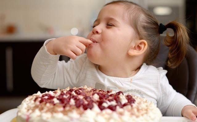 过年看到公婆爷奶猛喂孩子吃糖时，血压飙高前先看这篇！