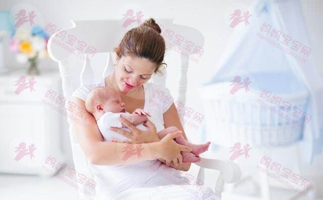 每次带娃旅行大包小包感觉自己像逃难？旅行必备“神器”一定要了解一下！