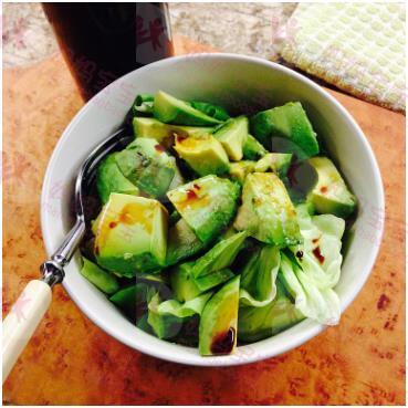 酪梨怎么吃？ 「酪梨料理」懒人包，加酱油像生鱼片！给你9种超营养的酪梨食