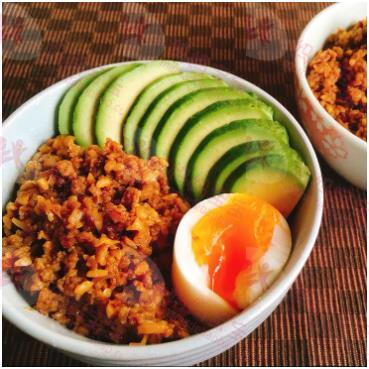 酪梨怎么吃？ 「酪梨料理」懒人包，加酱油像生鱼片！给你9种超营养的酪梨食