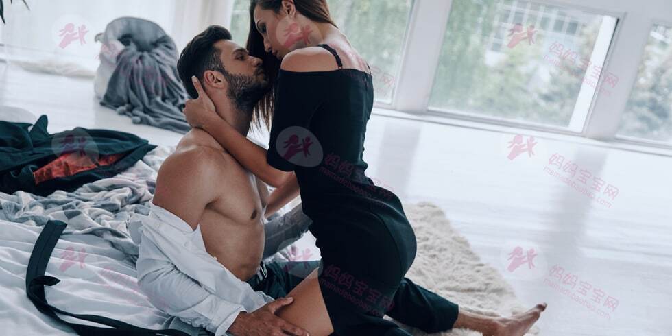 一整晚爱潮！14个「新婚之夜爱爱体位」面对面爱抚、穿着婚纱口交...