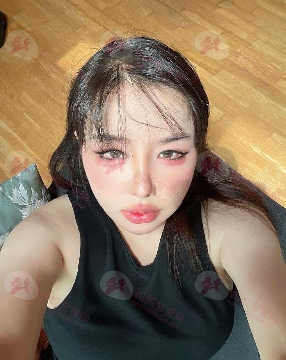 2NE1朴春「铲肉11kg又复胖」！无修片身材忽胖忽瘦引起粉丝担忧