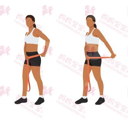 告别耸肩、驼背！居家8款「长版弹力带」美背训练：弓箭手划船、过头深蹲⋯