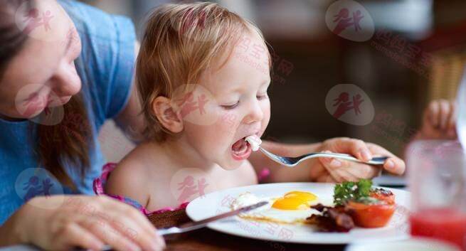 大人和孩子共吃食物“你一口、我一口”有什么坏处？
