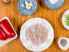 产后这样补：蒜香虾仁毛豆