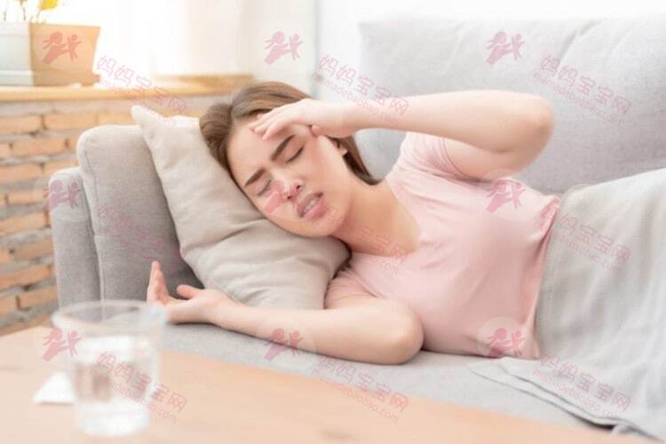 别再说坐月子不能洗头了！洗个头有这么难吗？引发产后女性头痛的凶手是它