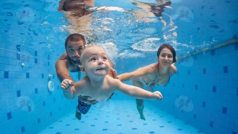 宝宝学游泳指南（健康宝宝天生不怕水！）