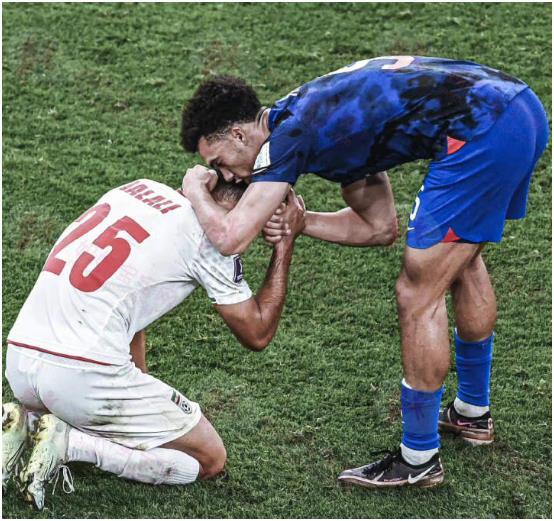 打平即可出线却痛失好局伊朗队员跪地痛哭