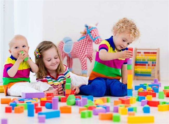 培养未来之星：小朋友玩具的智慧选择