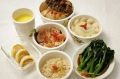 哺乳期饮食指南：产后营养，妈妈的关怀与宝宝的福祉