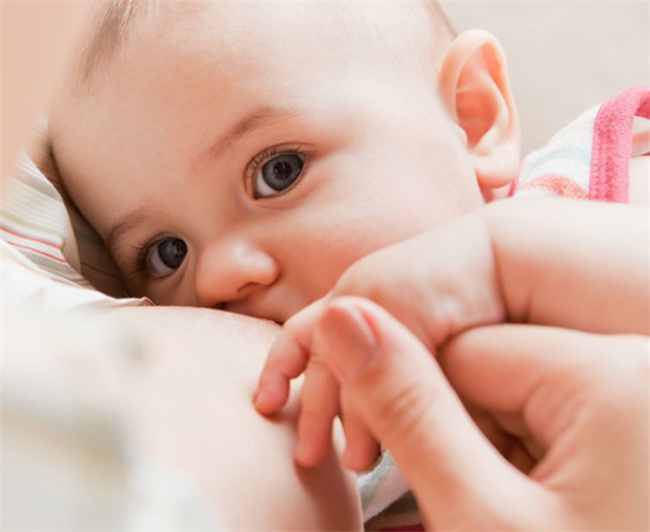哺乳期妈妈奶水少？科学催奶方法揭秘！