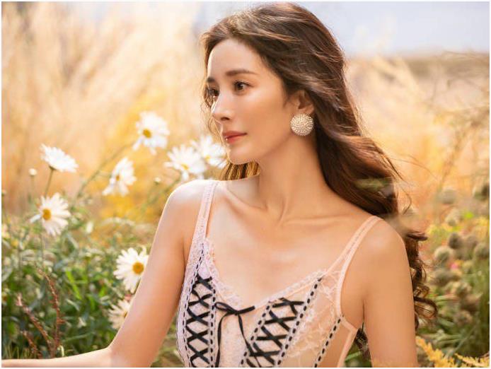 杨幂的好身材藏不住