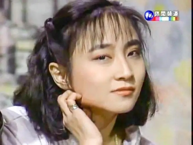 游安顺床战杨丽音保护套掉了 惊喊「拔了很多发菜」