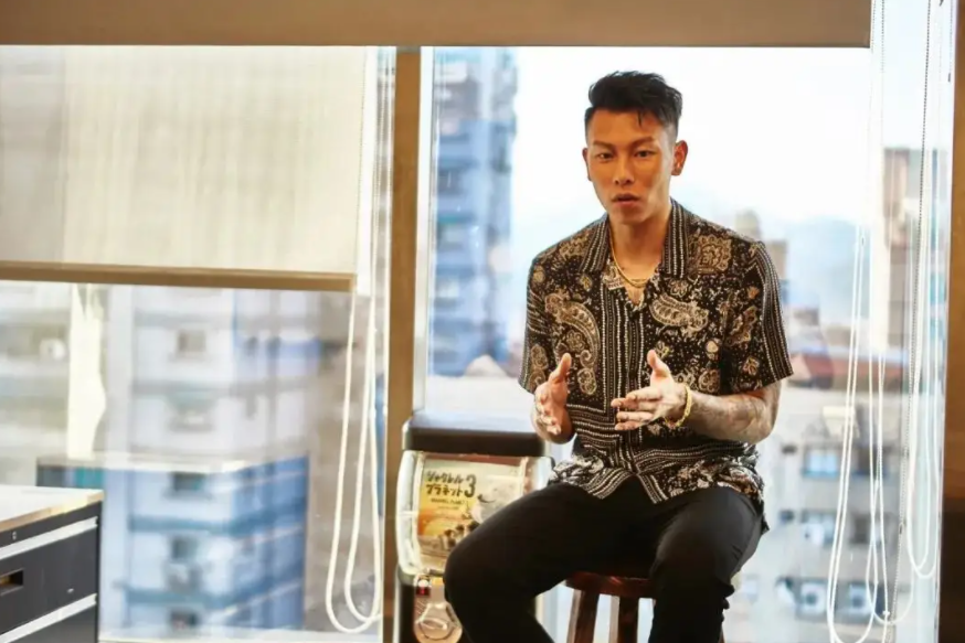 瘦子过年吃胖5kg 享「无套」宠乾儿零冲突：不用负责任