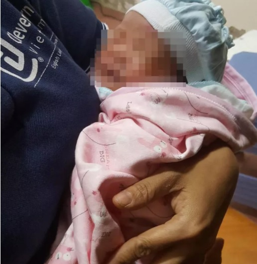 上网申请领养,突然出现弃婴在家门口