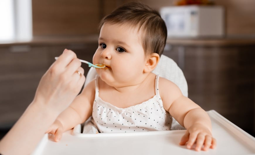 婴儿吃稀饭或呕吐的原因以及如何处理