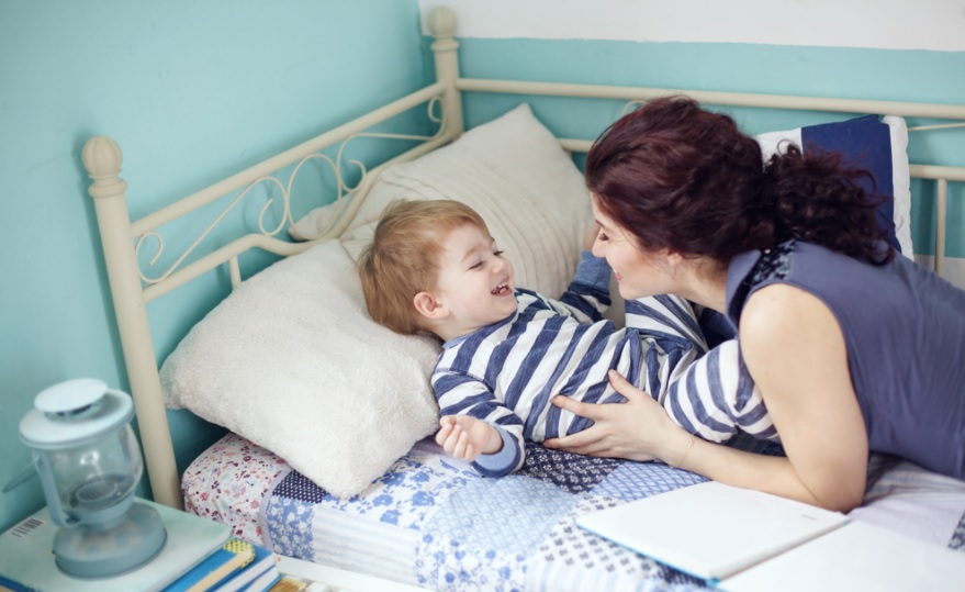 2岁婴儿: 25个月的智力发育