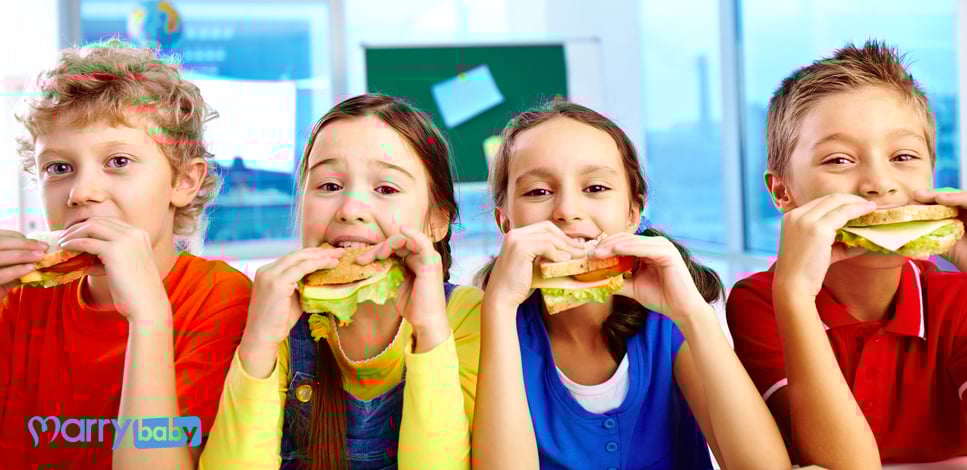 儿童 “沉迷” 欧洲衣服的学校午餐菜单