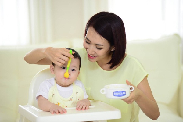 3岁宝宝胃反流很危险,妈妈要小心了!