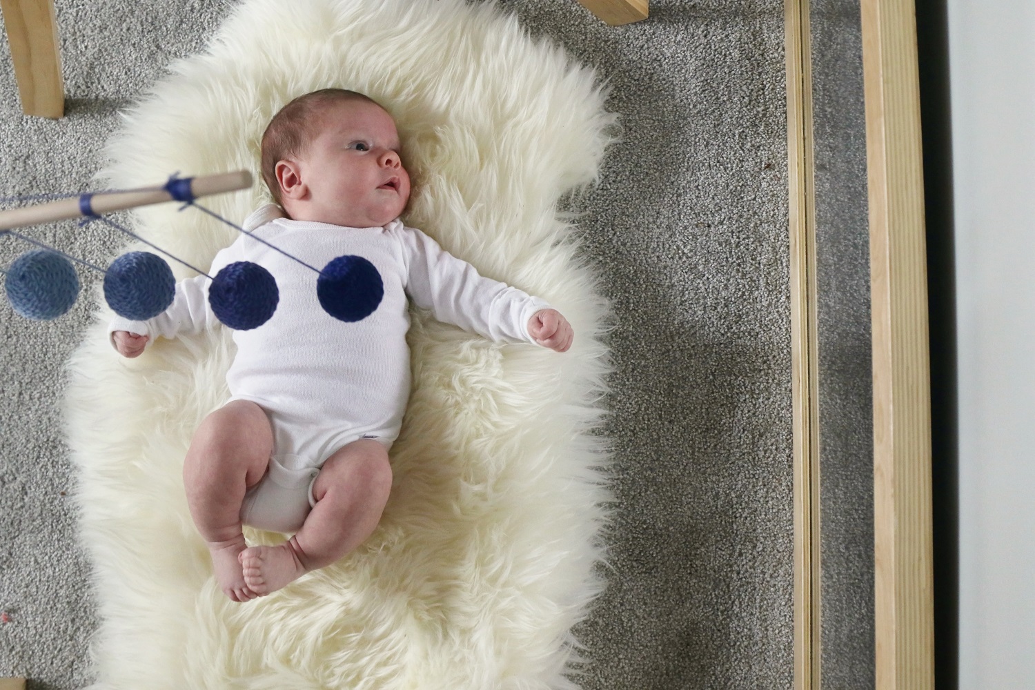 婴儿的视觉刺激越早有效