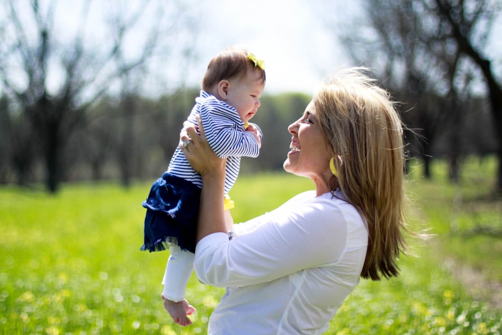 婴儿的视觉刺激越早有效
