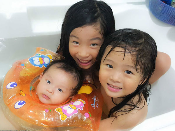 审查女孩的私人卫生产品,专家保证,母亲 “狩猎” 寻找