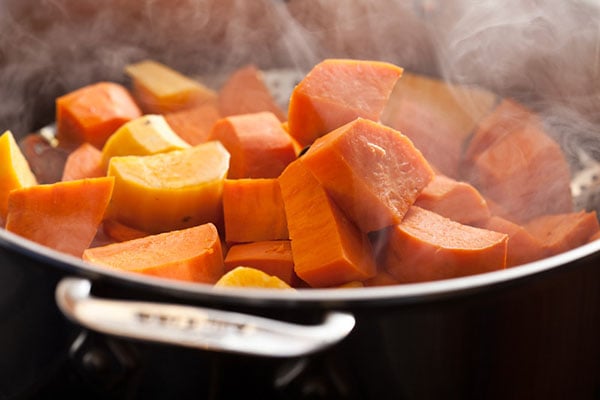 适用于6-9个月大的儿童的BLW断奶菜单