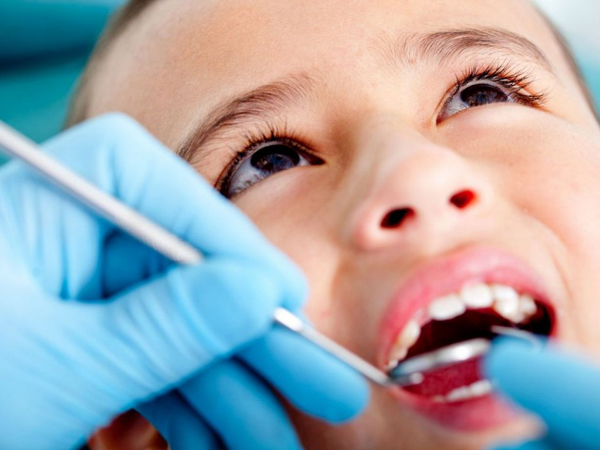 婴儿有蛀牙: 立即治疗以免伤害!