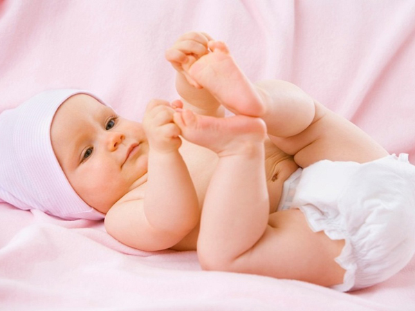 告诉母亲3种有效治疗婴儿颈部的方法