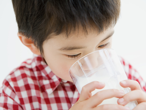 同副教授。Nguyen Thi Lam博士 “治愈” 了儿童的牛奶无聊