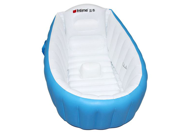 为新生婴儿选择浴盆: 这并不简单!