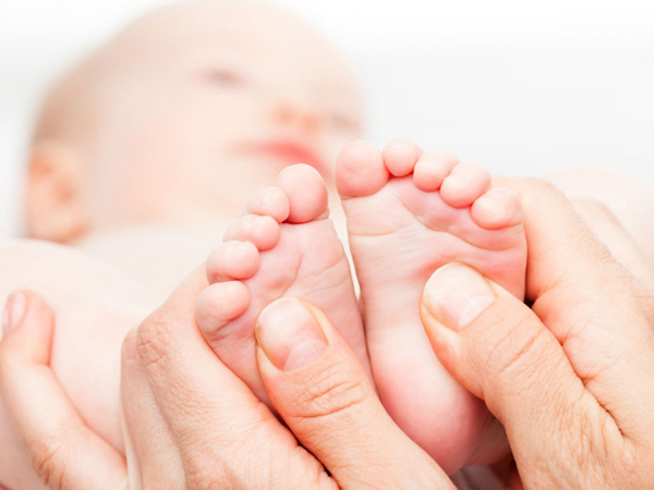 如何在夜间和白天让宝宝睡个好觉?告诉妈妈3点触摸