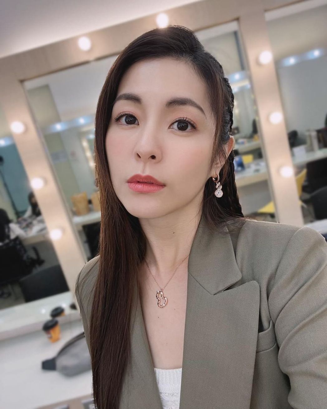 任容萱低调谈爱　模特儿男友生日会搂腰亲亲泄恋情