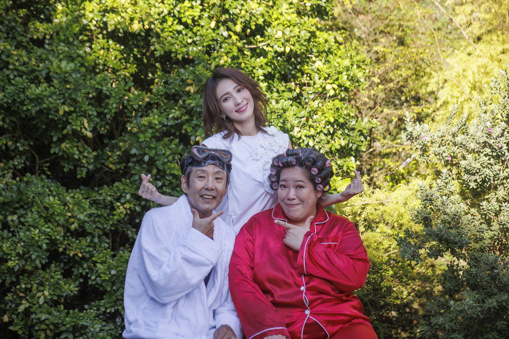 戴佩妮揪好友惨被恶整不断干呕开呛