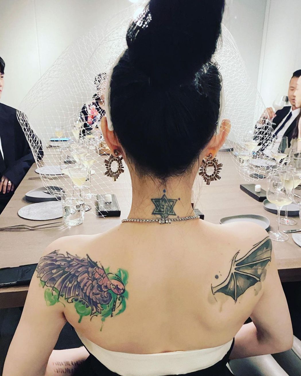 解密大S美背后三刺青含义5年前身为人妻人母不忘「内心自由」