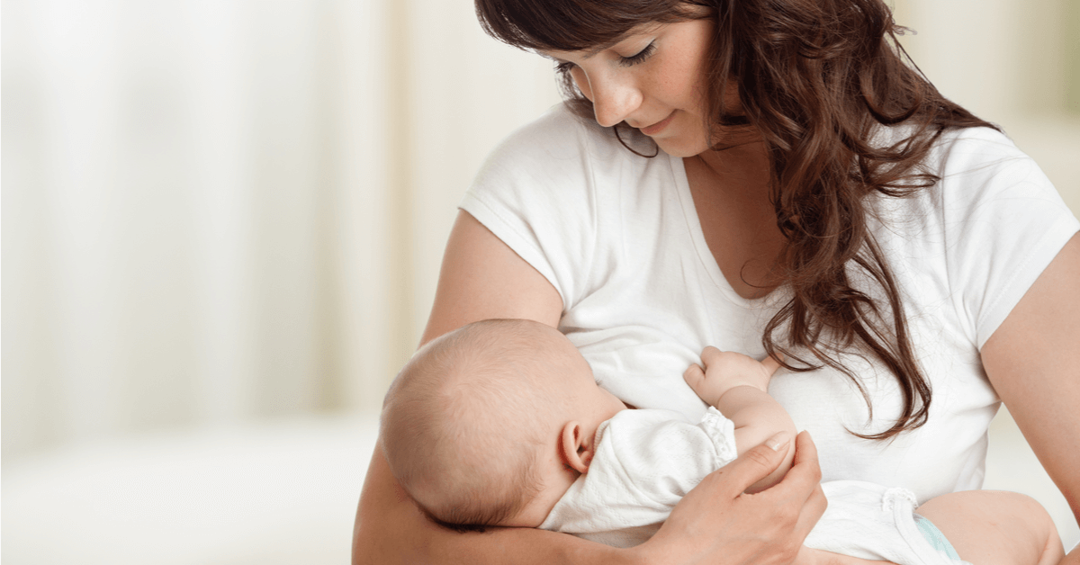 外婆要求当众喂奶，还在亲戚面前乱掀哺乳巾！一句话让全天下妈妈听了都怒