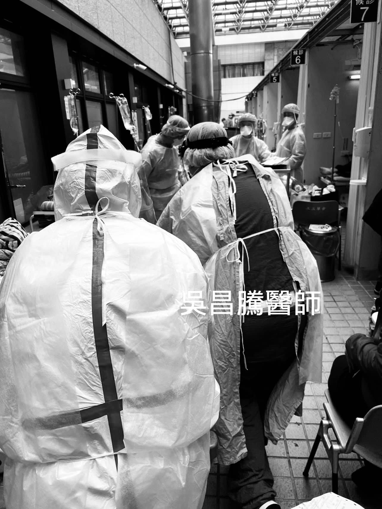 3宝确诊奔急诊，孩子突在怀中抽搐、眼睛上吊，妈妈吓哭瘫软。