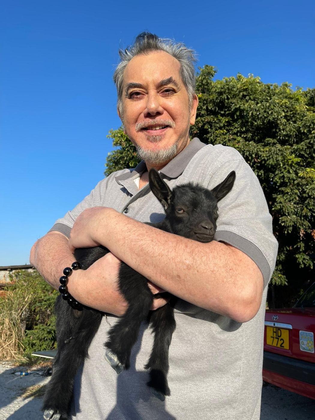 做PCR喷鼻血网再吵王喜事件黄秋生:小事情不要吵架