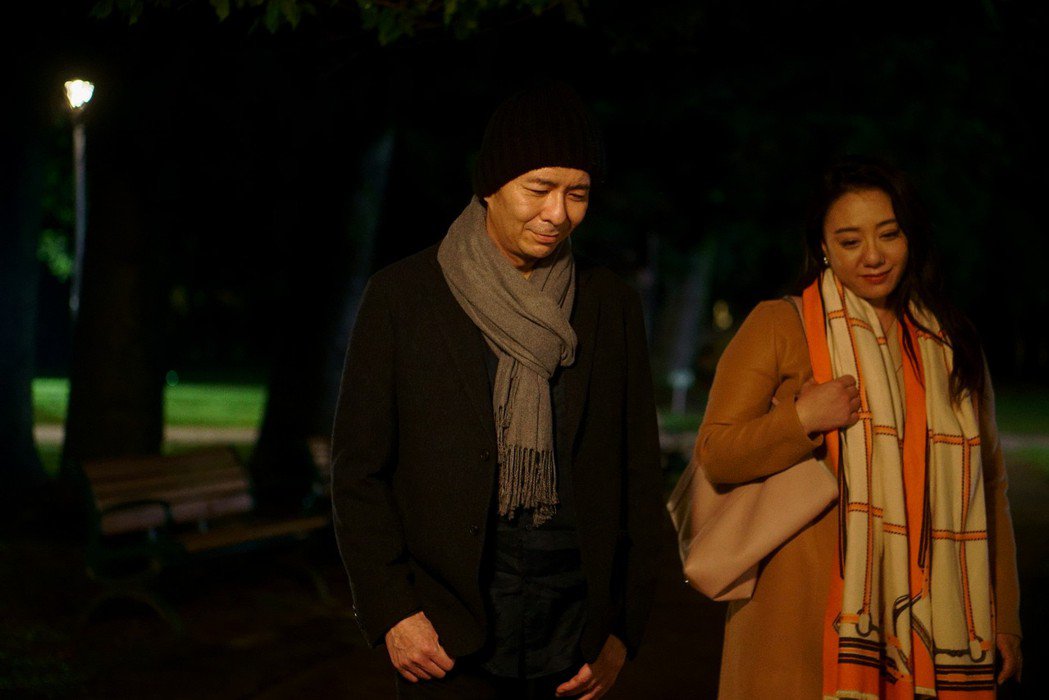 小星星抢金曲前成之光!歌王荒山亮连夺2影帝奖