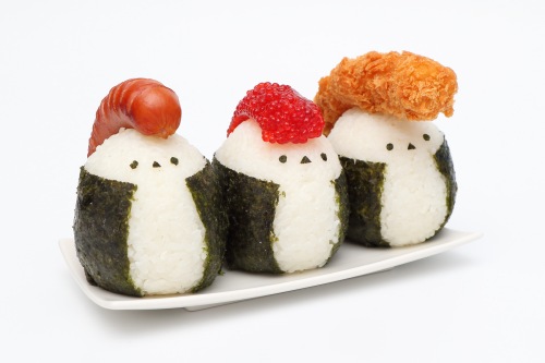 厨房小白必学2招！一步骤切出完美葱花、奶凶寿司靠摆盘！