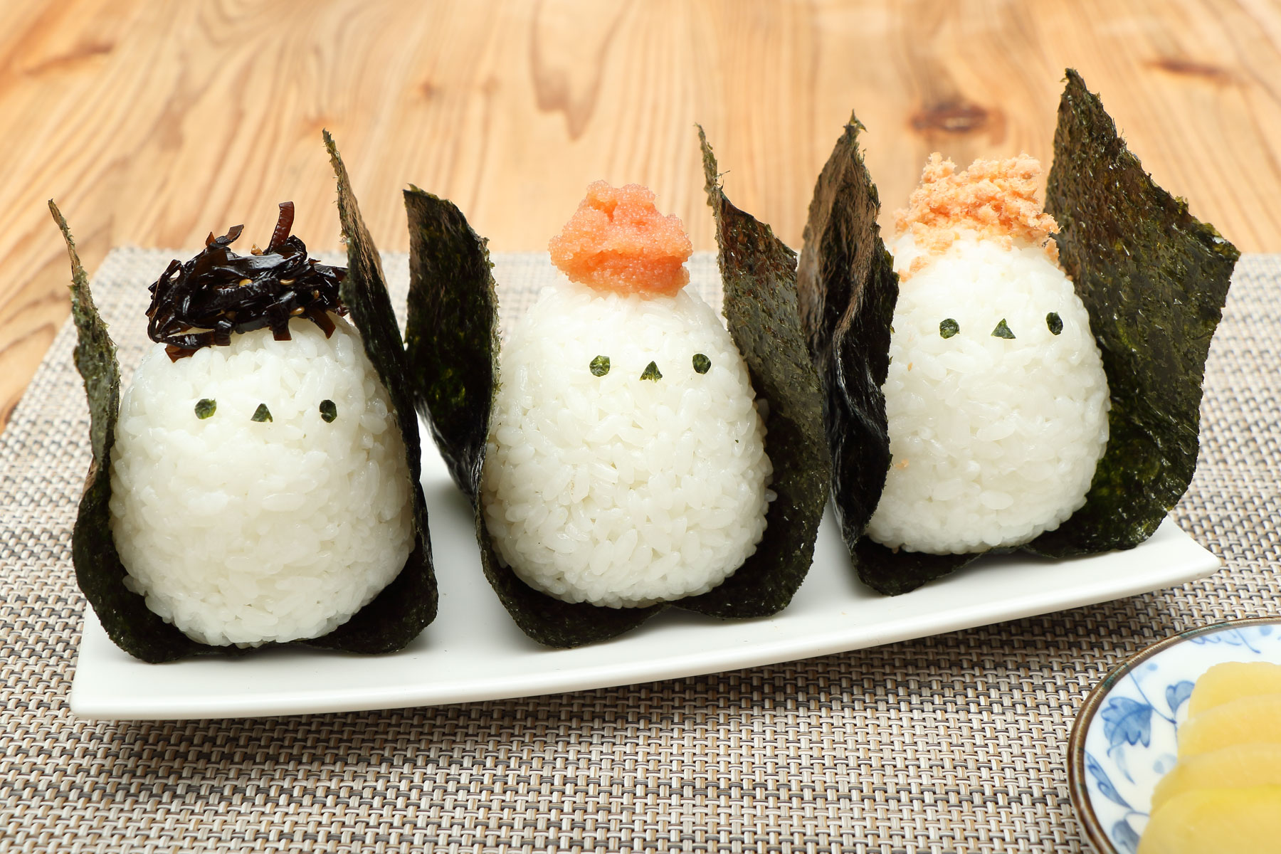 厨房小白必学2招！一步骤切出完美葱花、奶凶寿司靠摆盘！