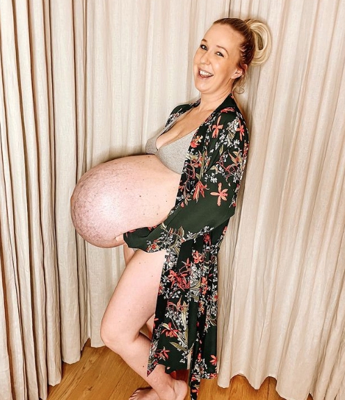 外国妈秀三胞胎孕肚，乐喊：我爱孩子！获全网最高RESPECT！