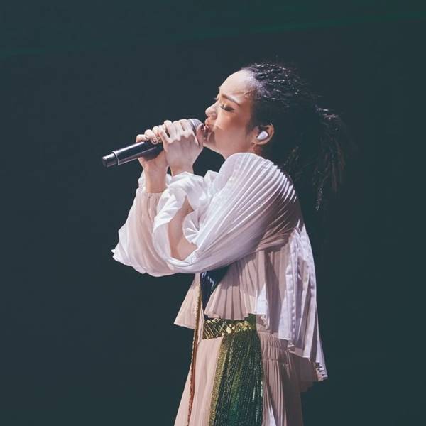 徐佳莹5首产台歌单曝光！儿子选播到《我是一只鱼》时游出来