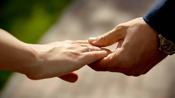 老婆怀孕就戒烟、一辈子不做背叛对方的事，口罩男：男人愿意「不做」什么，