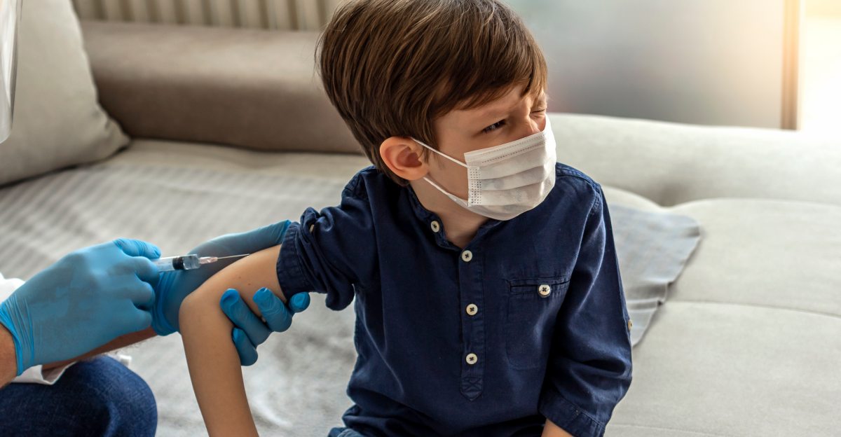 孩子怕打针，不是拿糖果也不是3C产品！治疗师：父母只需「这样做」！